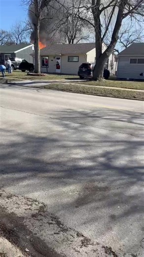 20K views · 295 reactions | Residential Fire Area/Location: 35th & Ave G User Submitted Video Responding: CBPD, CBFD/Full Alarm E21, E31, E61, T22, T32, M2, M3 & FC2 Smoke and flames seen | Council Bluffs Scanner | Facebook