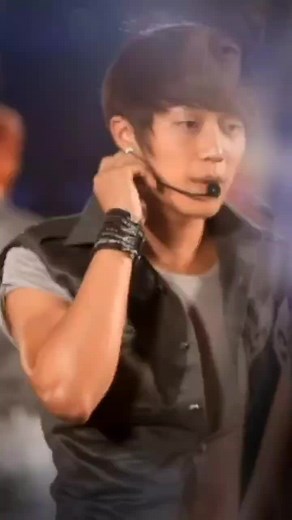 BEAST-FICTION Dance: A Tribute to BEAST and HIGHLIGHT in K-pop