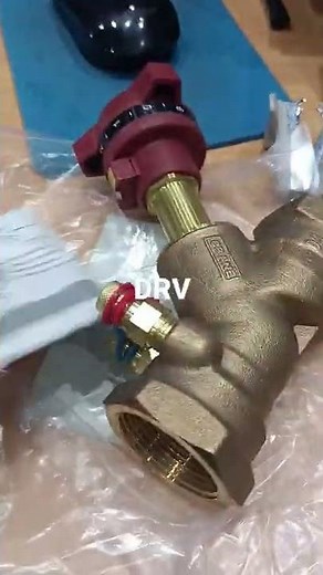 Double regulating valve crane D931