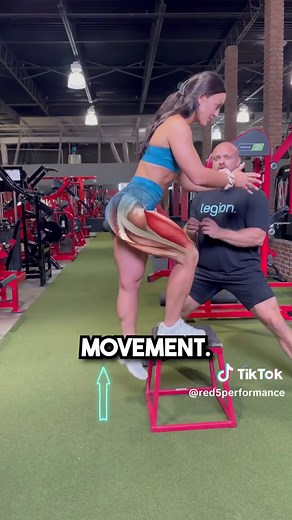 Box step ups are one of THE MOST COMMON exercises that are performed incorrectly. If you follow these tips and control the movement from the bottom your gains will 🚀🚀🚀 The BEST thing to skyrocket your progress is getting my glute gladiator program where you’ll increase strength, lose fat, build muscle, and of course grow the donk donk #stepup #boxstepup #glutes #quads #legs #fitnesstips #bodybuilding