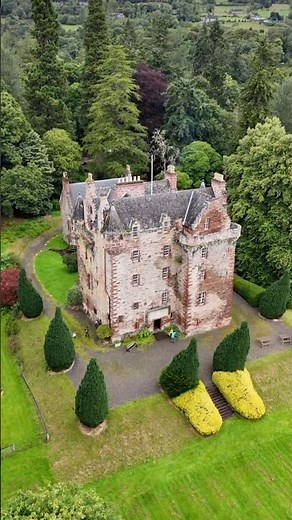 ⬇️Castle Leod ,Scotland 📍