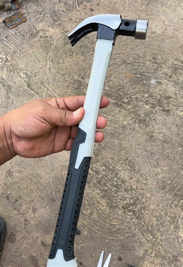 Magnetic Nail Slot Claw Hammer: A Modern Tool for DIY