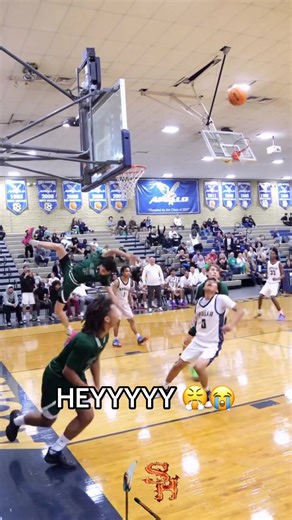 (He got up right after) 😅😭 (via stonehighlights/IG) #basketball #dunk #fail #nba