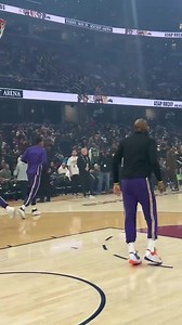 Luka really tried doing the East Bay dunk in warmups 😂 #dunk #lakers #lakeshow #lakersnation #lukadoncic | Luka Magic