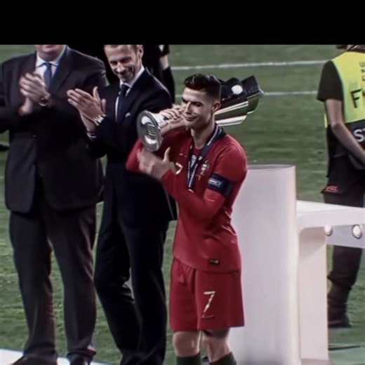 Messi 2012 VS Ronaldo 2008 #football #gollar #ronaldo #ronaldo #edit #automobile #manchesterunited