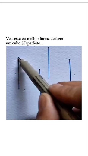 Mundo Uau on Instagram: "A melhor forma de fazer um cubo perfeito em 3D começa antes mesmo de desenhar. Tudo gira em torno da perspectiva. Primeiro, desenhe um quadrado base. Depois, copie esse mesmo quadrado levemente deslocado na diagonal, mantendo exatamente o mesmo tamanho. Em seguida, conecte os vértices correspondentes com linhas retas. Esse simples alinhamento cria a ilusão perfeita de profundidade. O segredo está na consistência: ângulos iguais, linhas paralelas e nenhuma tentativa de “a