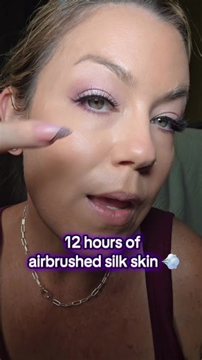 This luxe baked finishing powder from ONE/SIZE feels weightless but blurs pores, evens skin tone, and gives that silky airbrushed finish that lasts up to 12 hours. Talc-free, luminous, and makeup-setting perfection. ✨ #TikTokShopCreatorPicks #OneSizeBeauty #FinishingPowder #MakeupMustHaves #AirbrushedSkin