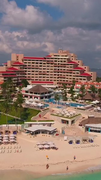 Discover Wyndham Grand Cancun for Your 2024 Getaway