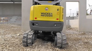 Need to work in tight spaces? Wacker Neuson mini excavators with a telescopic undercarriage – available on select models – allow the tracks to retract, offering maximum manoeuvrability exactly where you need it most. | Wacker Neuson