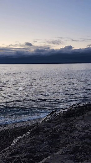 Enjoy a moment of Lake Superior. Soothing for the soul! | Hike Duluth