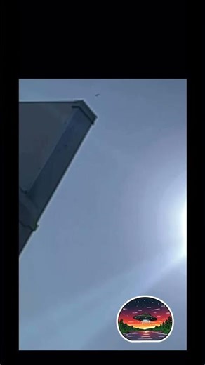 UAP streaking through the sky. What is this? #alien #strange #ufo #ufos #aliens #uap