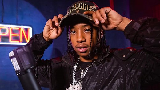 Pressa Performs "Attachments" Live