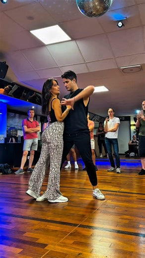 Selen on Instagram: "When @ferl.bachata and I dance together, the Latino & Turkish genes bring out the drama on the dancefloor 🤣❤️ 📍 @tanzraum_koeln • #bachata #intro #dance #bachatadancing #bachatafusion #socialdance #coupledance #bachatalove #dancers"