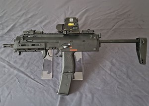 Middle Aged Gamer: Clutch Precision VFC HK MP7 GBB Upgrade