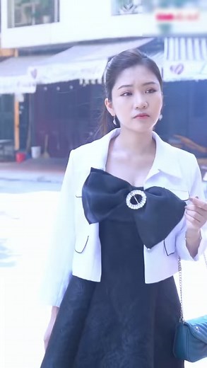 537K views · 3.1K reactions | The president pretends to be the secretary to teach the director a lesson #FeedyVideo #virals | Feedy Video | Facebook