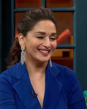 Madhuri आपकी उम्र के हिसाब से आपकी खुबसूरती बहुत ज्यादा है......🫣#ytshorts #trending #shorts