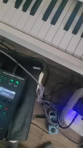 Electronic beats with one of my favourite roland mc707 sampler/groovebox