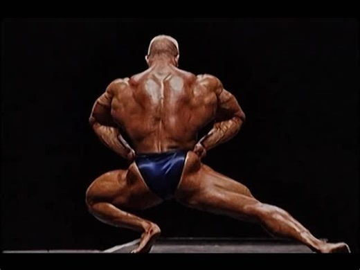 1999 British Grand Prix 🇬🇧🐐 @markusruehl The Freak from Germany 💪 Pure mass. Explosive density. A walking monument to intensity. He wasn’t about finesse…he was about force. This was freak factor at its finest…unapologetic and undeniable. Every shot screamed dominance. Every pose was power personified. Rühl wasn’t just part of the lineup… he was the shockwave that changed how we saw size forever. And now…that same raw energy is coming alive again at the 2025 EVLS Prague Pro with SIX OPEN 🇩🇪