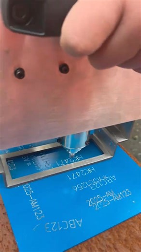 3K views | A handheld lithium battery electric coder that can code on metal surfaces. Do you need this kind of equipment? If you are interested, please contact me.酪 #foryou #dotpeenmarking #vincodingmachine #metalwork #metalengraving | Coding Machine | Facebook