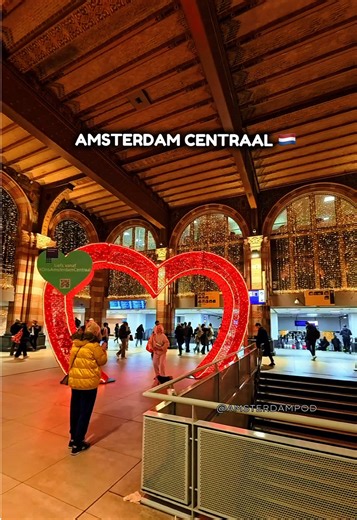 Visita a Amsterdam Centraal: La Belleza de Holanda