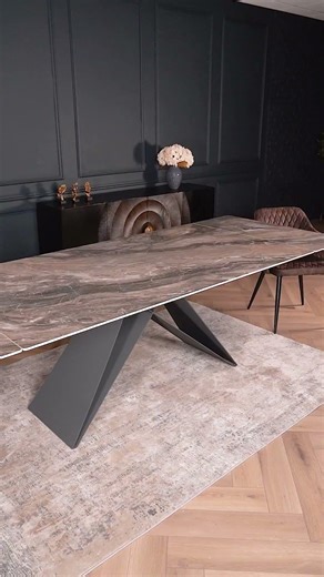 Extendable Dining Table Extends when you need it to. 🤍