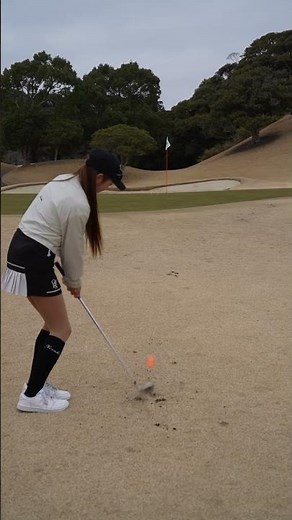 Differences in how the ball rolls with each club that you should know when approaching the ball.