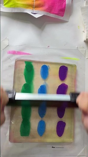 Perfect ombré with this brayer. #gelliplateprinting #gelliarts