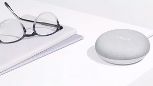 Test de l'enceinte Google Home Mini : plus petite, pas moins intelligente