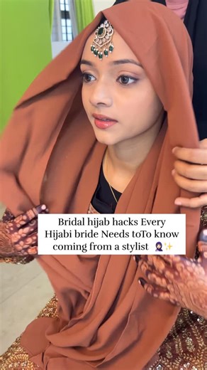 F’AVEN MAKEOVER on Instagram: "hijabi bride needs to know coming from a stylist Hijabi Bride Tips & Tricks You’ll Wish You Knew Sooner ✨🧕🏻❣️ 1. Tube undercap > tie-back caps: Trust me!! Way less tension and no headache throughout the day! 2. Scrunchie = secret weapon: A soft, fluffy scrunchie gives your dupatta something to hold onto so it doesn’t slide back or drag. 3. Glue dots for your tikka & jhumar: No more wobbly accessories. Pop on a glue dot! Thank me later- 4. Match your hijab to the