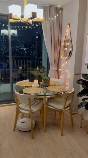 The new corner of the room looks different. Hope you still remember me! 🥰