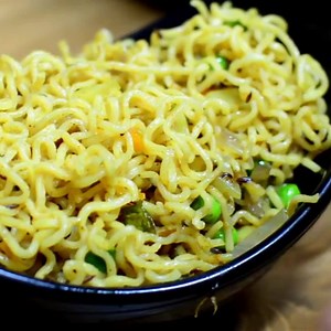 56K views · 122 reactions | non sticky masala maggie recipe | Moms Kitchen | Facebook