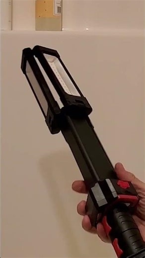 Husky Tripod Work Light 2200-Lumen