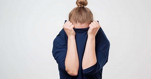 Poils sur le torse, le cou, le menton : des femmes concernées par l'hirsutisme témoignent