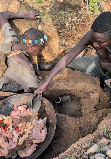 The tribe is particularly lacking in water resources, and cooking food can sometimes only be obtained from water pits#hadzabetribe #foryoupage #foodlover #chaaba #food