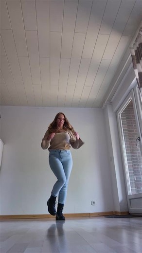 Happy Weekend 🥰 #shuffledance #shuffle #saskiawk #gutelaunehappyfee #shufflefee