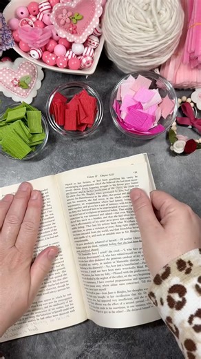 The SWEETEST Valentine Rose Bouquet made from PAPER SCRAPS! #crafts #valentinesday #papercraft #cute