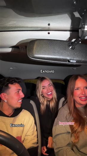 Chillidos y risas con @Júlia en Splash IMPOSTOR