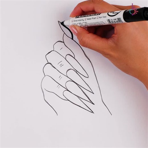 Simple hand art, satisfying results💅