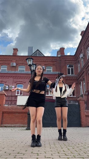 Cover by me and besti #dance all the stars sza dance Kendrick Lamar tutorial rap #edit #танцы #trend #viral #trending #recommendations #recomendation Summer festival #kpop K-pop каст мы кпоп танцы кавер на кпоп танцы , кпоп #кпоп лоро blackpink tour ; луки #луки луки в школу трендовые популярные крутые классные вещи на осень лето зиму вб