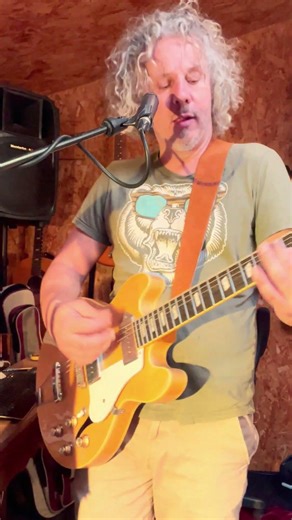 Johnny B Goode (chuck Berry Live Looper Cover) #432hz #chuckberry #livelooping #rocknroll