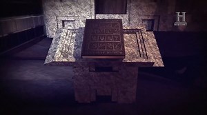 1.2M views · 48K reactions | Una parte de la cordillera andina, pasa por Ecuador, en esta selva lluviosa habitaron los Shuar, cazadores de cabezas que protegen sus tierras y secretos, uno de ellos, el ingreso a la cueva Tayos. ¿Qué reliquias y misterios esconde ese lugar? | HISTORY | Facebook