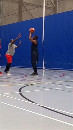 LG--Pivot use to jab