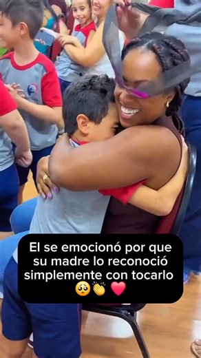 Carlos Hollweg on Instagram: "#viralvideos #reels #mama #amordemadre"