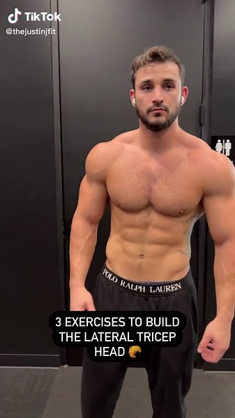 3 exercises to build the lateral tricep head 🥐Like any other muscle group, it’s beneficial to start with a compound exercise like the close grip bench press since you can use heavier loads.You can include 1-2 other lateral head variations such as the bench dips, cable push downs, kickbacks, or EZ bar skull crushers.When it comes to the lateral head, it’s best worked with movements where your arms are at your sides w/ an overhand grip 👌🏻#bodybuilding #fitnesstips #triceps #fitness #gym