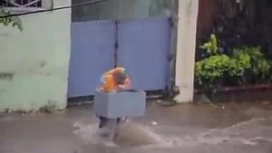 Una vieja y mala práctica paraguaya: arrojar los desperdicios al raudal. Leé los detalles en www.abc.com.py/nacionales | ABC Digital