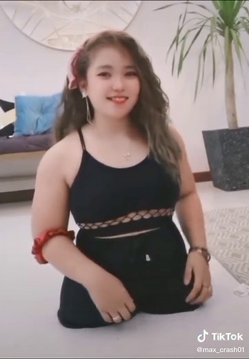 Amputee Lady in Stunning Black Outfit - Empowering and Beautiful Fashion Statement