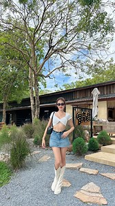 Twisty Crop (4020)⁠ ตัวแม่ สายแฟ สายแซ่บต้องรีบจัด ครอปแขนสั้น ลูกเล่นด้านหน้าเป็นผ้าบิดไขว้กัน รับกับช่วงอก บอกเลยใส่ไปที่ไหนมีแต่คนมอง เข้าผับ เดินห้าง คาเฟ่ ทุกที่ต้องอุณภูมิฮอตปรอทแตก💋🔥🌡️🥵⁠ . ⁠ .⁠ ไซส์ : Freesize⁠ รอบอก : 24-36”⁠ ความยาว : 10”⁠ สี : ดำ / ขาว⁠ ราคา : 190 บาท⁠ .⁠ .⁠ ⛔️สินค้า พร้อมส่งแล้วนะ สั่งด่วน⛔️⁠ เฟิร์ม♥️🔥 ของมันต้องมี‼️⁠ .⁠ .⁠ สอบถามเพิ่มเติม⁠ Line: @MiladaClothes (มี @ คะ)⁠ Shopee: คลิ๊กลิงค์บน bio นะคะ | Miladaclothes