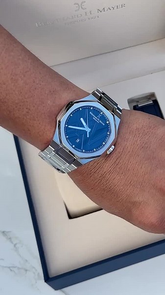 Celebrating 25 Years of Success with the QNET 25th Anniversary Watch