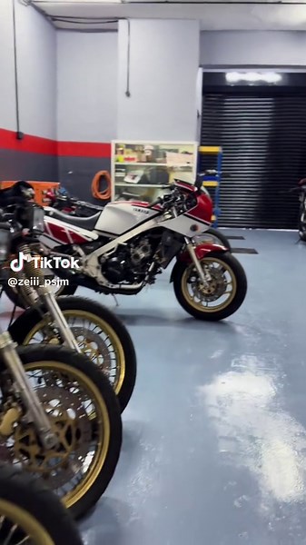 In stock 🔥#fyppage #rzv500 #retromania #kennyroberts #nsr250 #tdr250 #