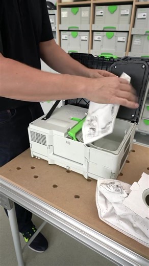 21K views · 23 reactions | With the NEW CTC SYS Cordless Systainer Dust Extractor, changing your filter bag is FAST and SIMPLE. ⏱⚡️ See for yourself: https://bit.ly/3x15PUi | Festool | Facebook